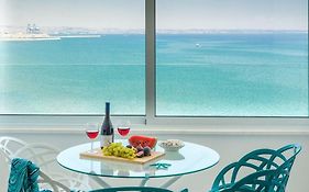 Luxury Penthouse 1Br-Seafront-Seasonal Pool-Central